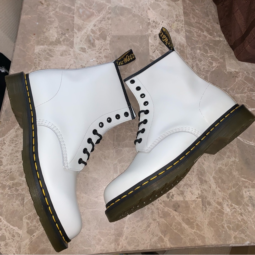 NEW DR MARTENS AIR WAIR 1460 WHITE AW004 WOMENS 11 MENS 10 - Picture 3 of 13
